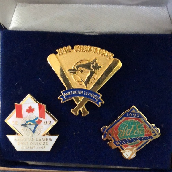 🇨🇦Blue Jays World Series Champions Pin Set. - Picture 2 of 8